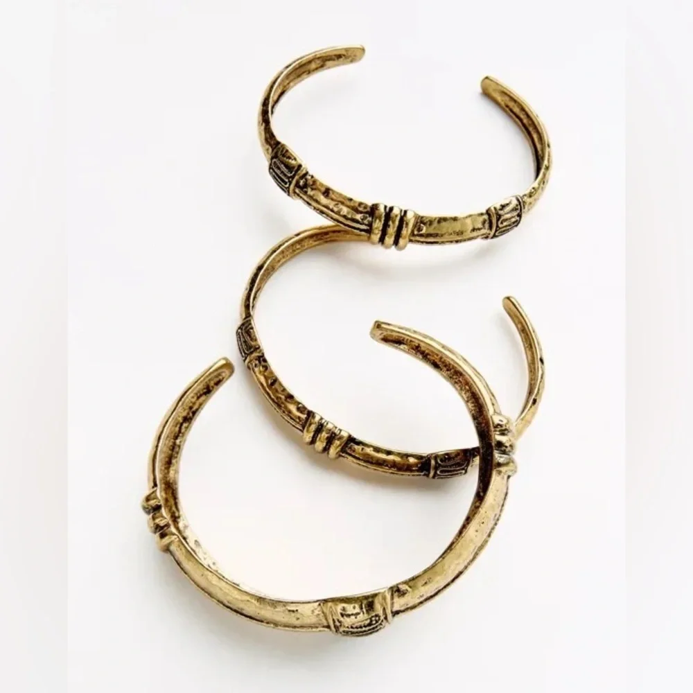 NWT. Zara Aged Gold Set of Three Rigid Metal Bracelets.